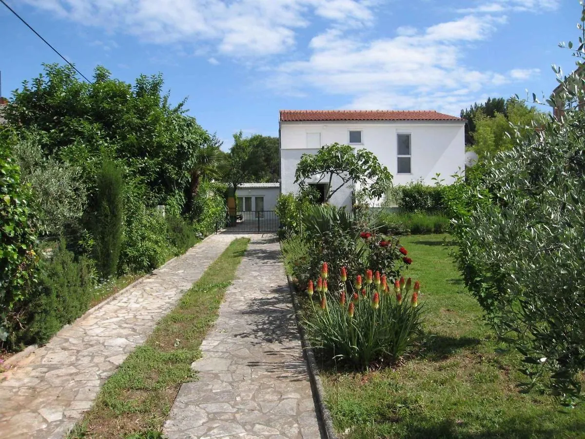 Holiday Home In Premantura/Istrien 10815 location