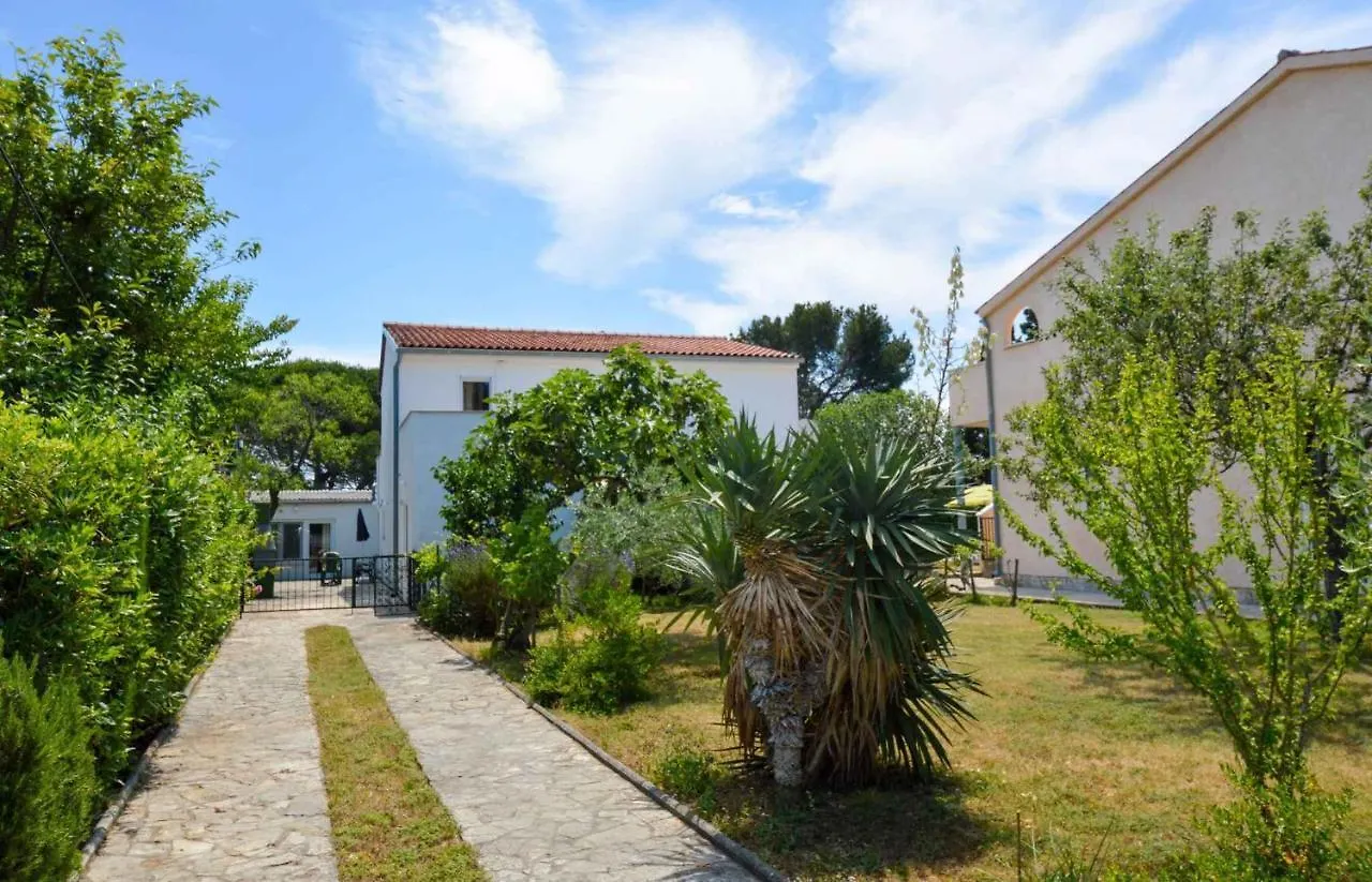 Holiday Home In Premantura/Istrien 10815 Premantura